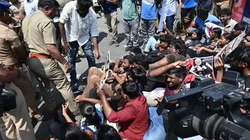 ఆందోళనకూ అద్దె మోత: రామ్‌లీలా మైదానంలో రోజుకు రూ. 1.21 లక్షలు!