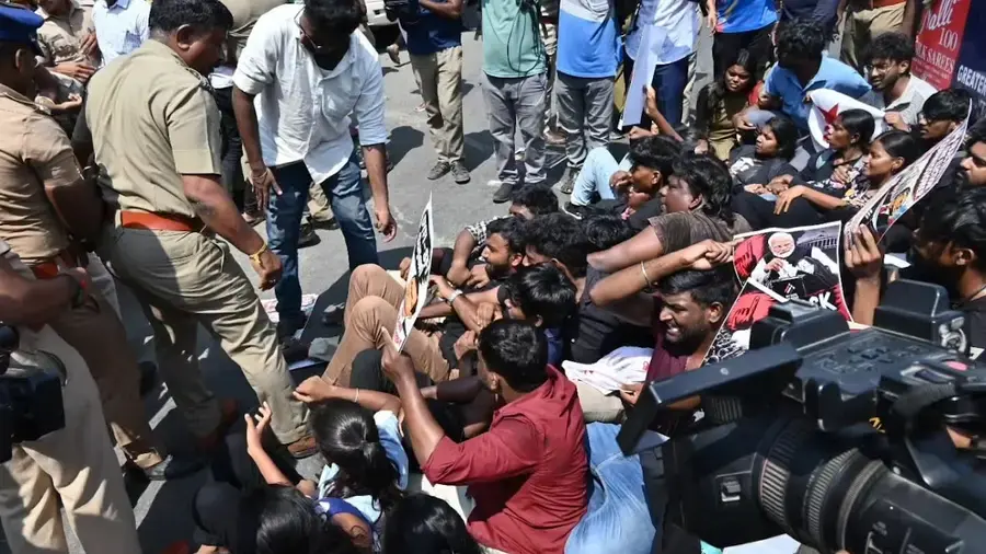 ఆందోళనకూ అద్దె మోత: రామ్లీలా మైదానంలో రోజుకు రూ. 1.21 లక్షలు!