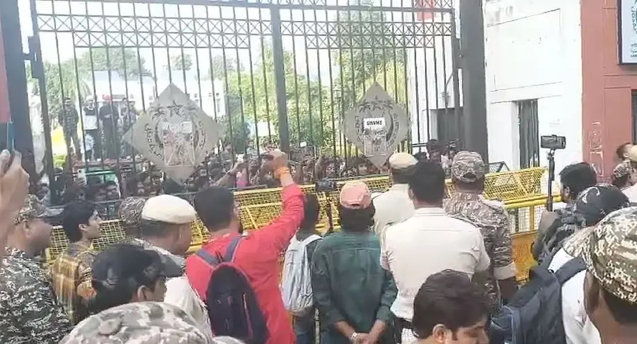 dharna.jpg