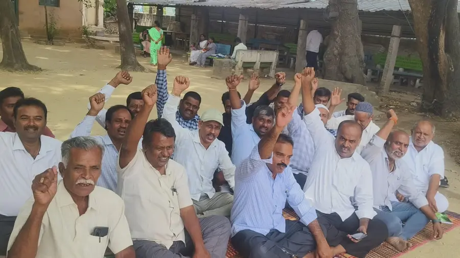dharna palamaneru