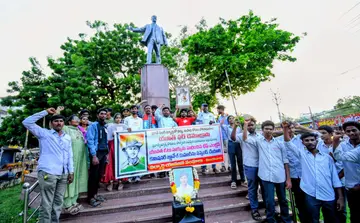 భగత్ సింగ్ స్ఫూర్తితో
‘ఓటు హక్కును కాపాడుకుందాం’
-జయంతి సభలో విద్యార్థి, యువజన సంఘాల ప్రతిజ్ఞ
-సిఇసి జ్ఞానేశ్‌ ‌కుమార్‌‌ను తొలగించి శిక్షించాలని డిమాండ్‌ image 1