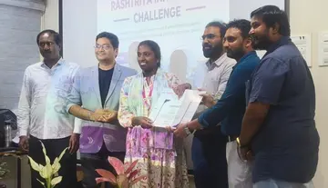 Cash prize for an Arts College student