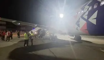 Boeing 737-800 passenger plane