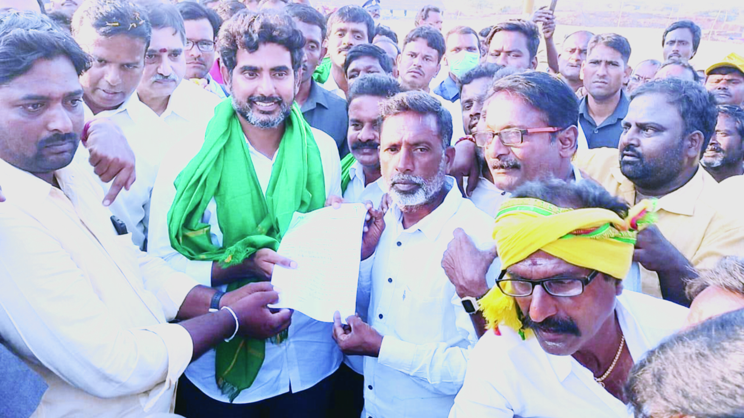 యువగళం పాదయాత్రలో నారా లోకేష్ హామీ (ఫైల్)