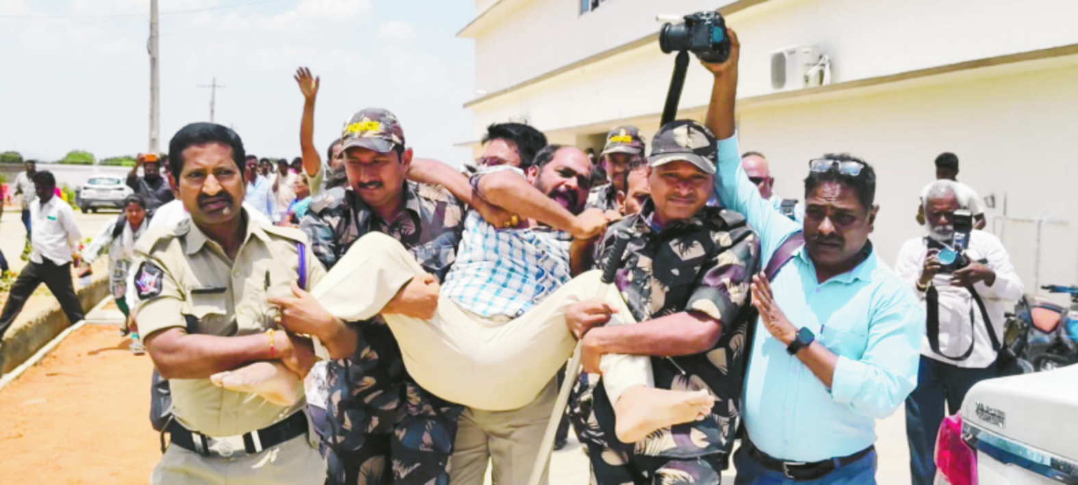 1.mrk vyakti arrest 1 ph.jpg
