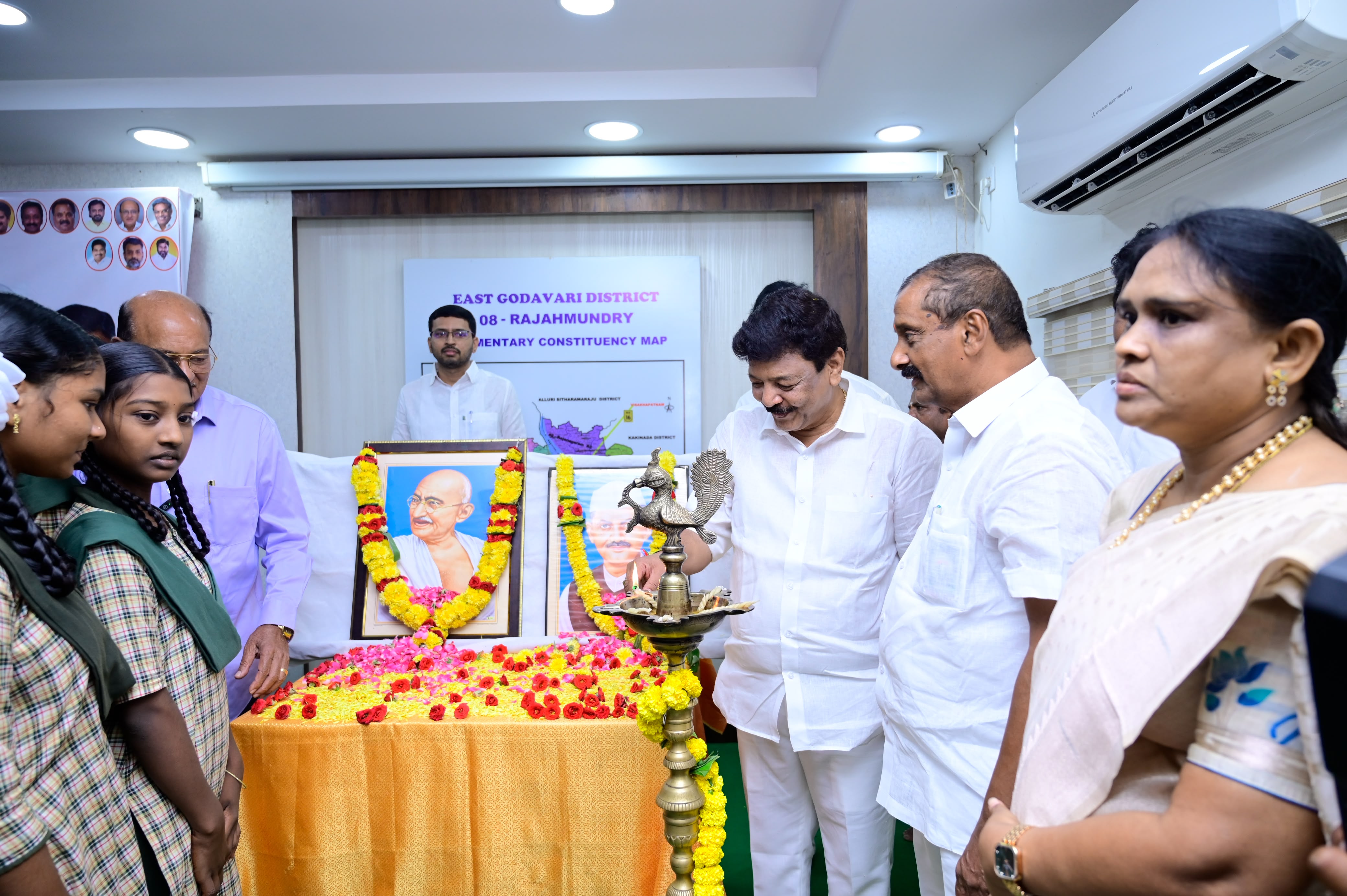 స్వచ్ఛాంధ్ర లక్ష్య సాధనకు కృషి image 1
