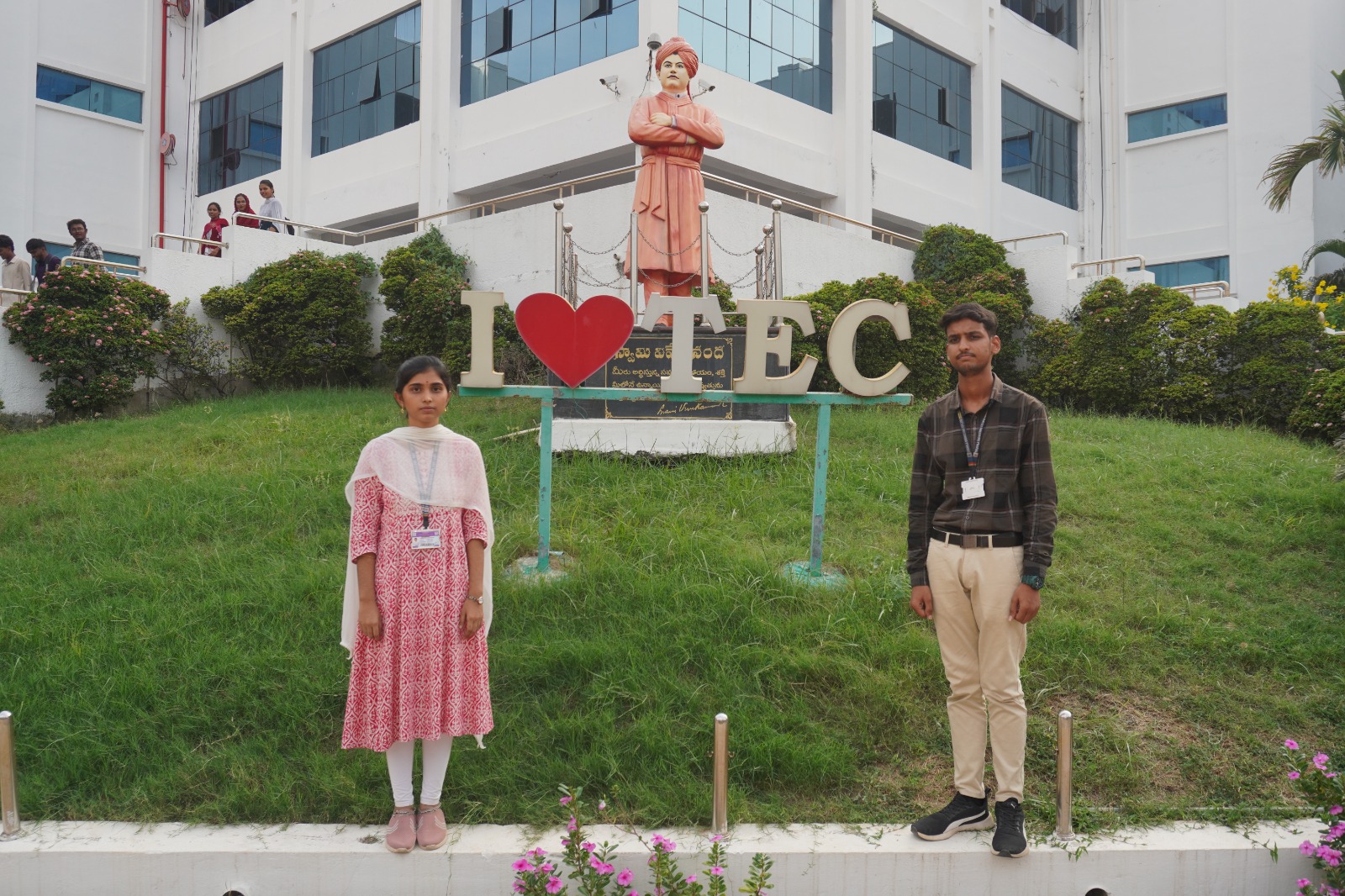 ఇద్దరు తిరుమల ఇంజినీరింగ్‌ విద్యార్థులకు ఉద్యోగాలు image 1