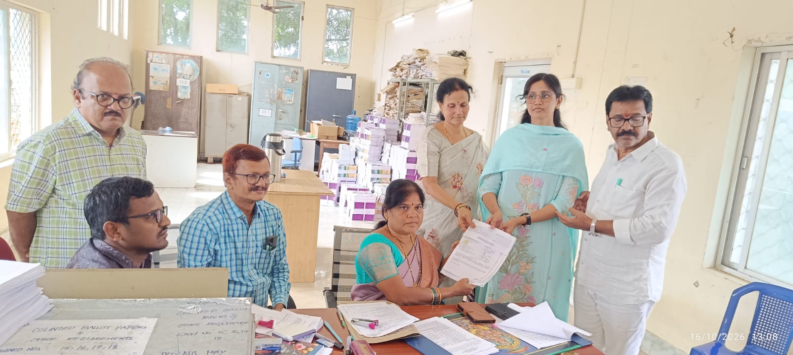 పలాస-కాశీబుగ్గ మున్సిపల్ చైర్‌పర్సన్ బరిలో...
టిడిపి రెబల్ అభ్యర్థిగా దువ్వాడ శ్రీజ image 1