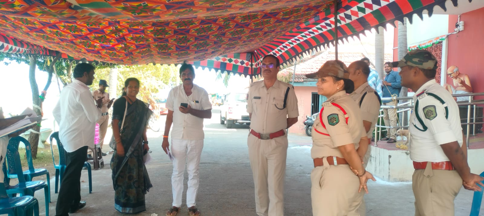 నామినేషన్ కేంద్రాన్ని పరిశీలించిన అసిస్టెంట్ కమిషనర్ image 1