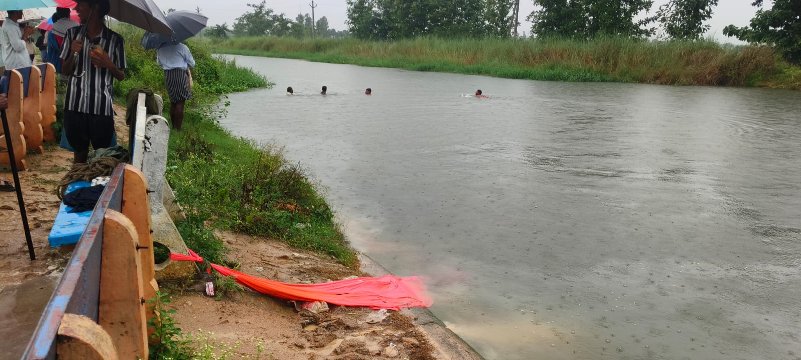 Youth missing in Thotapalli left canal