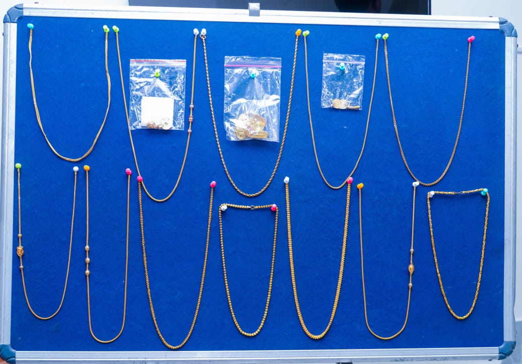 Four chain snatchers arrested