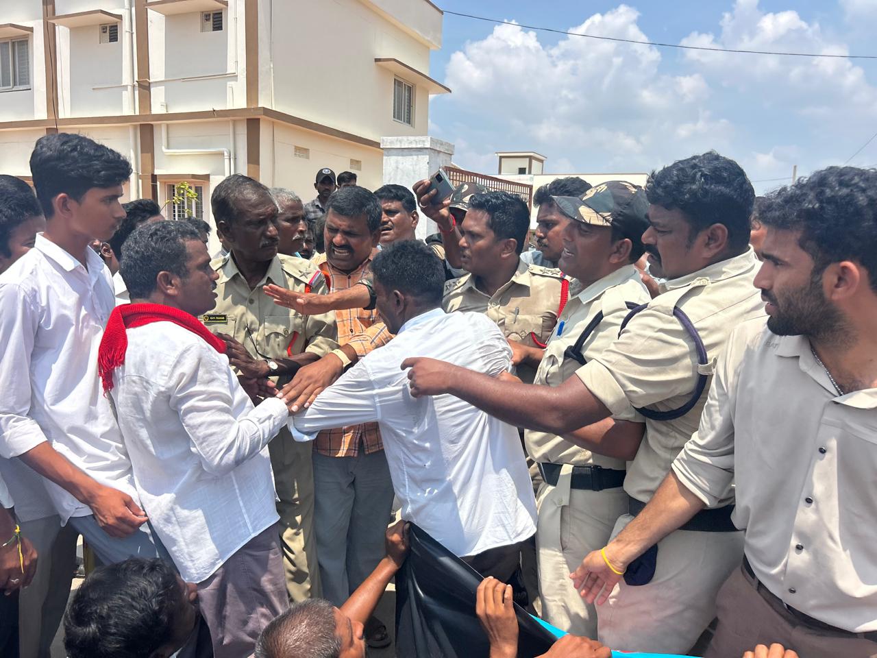 Protest by Veligonda project-displaced persons turns tense.
