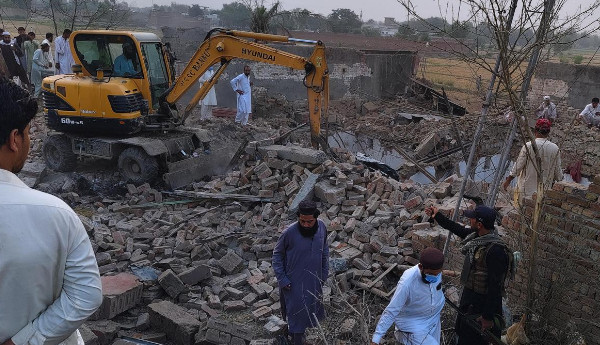 pakistan bomb blast