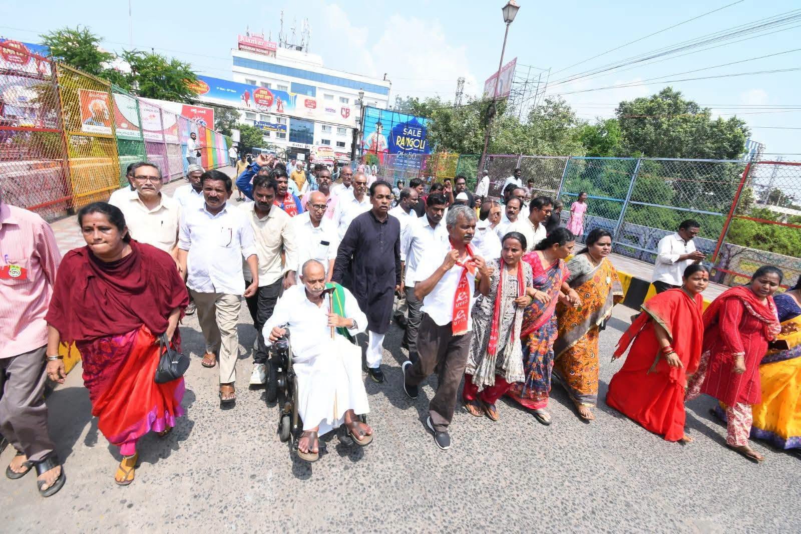 విజయవాడలో ప్రజాసంఘాల నాయకులపై పోలీసుల నిర్బంధం!