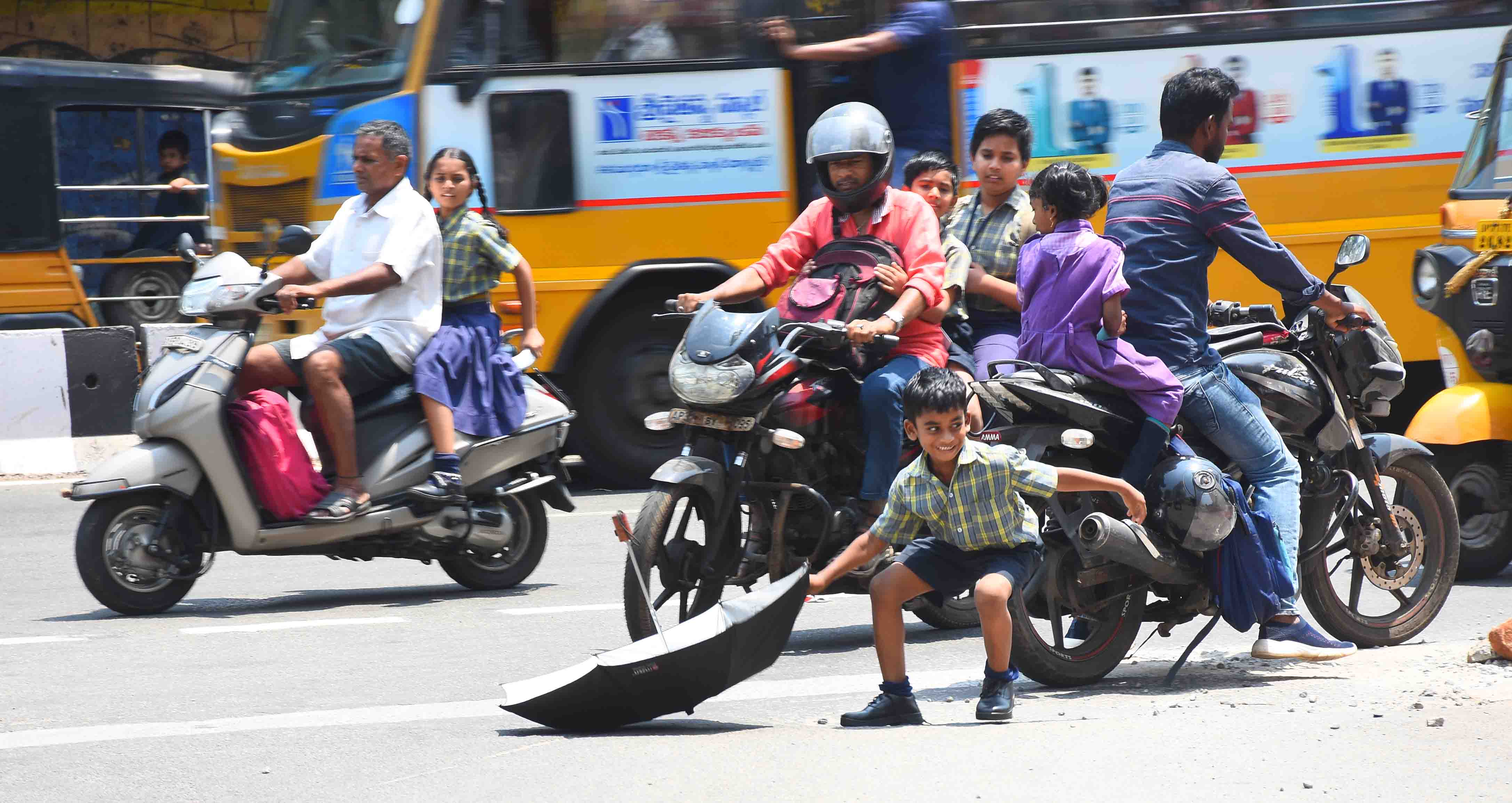 వేసవి తీవ్రతకు తాళలేక...