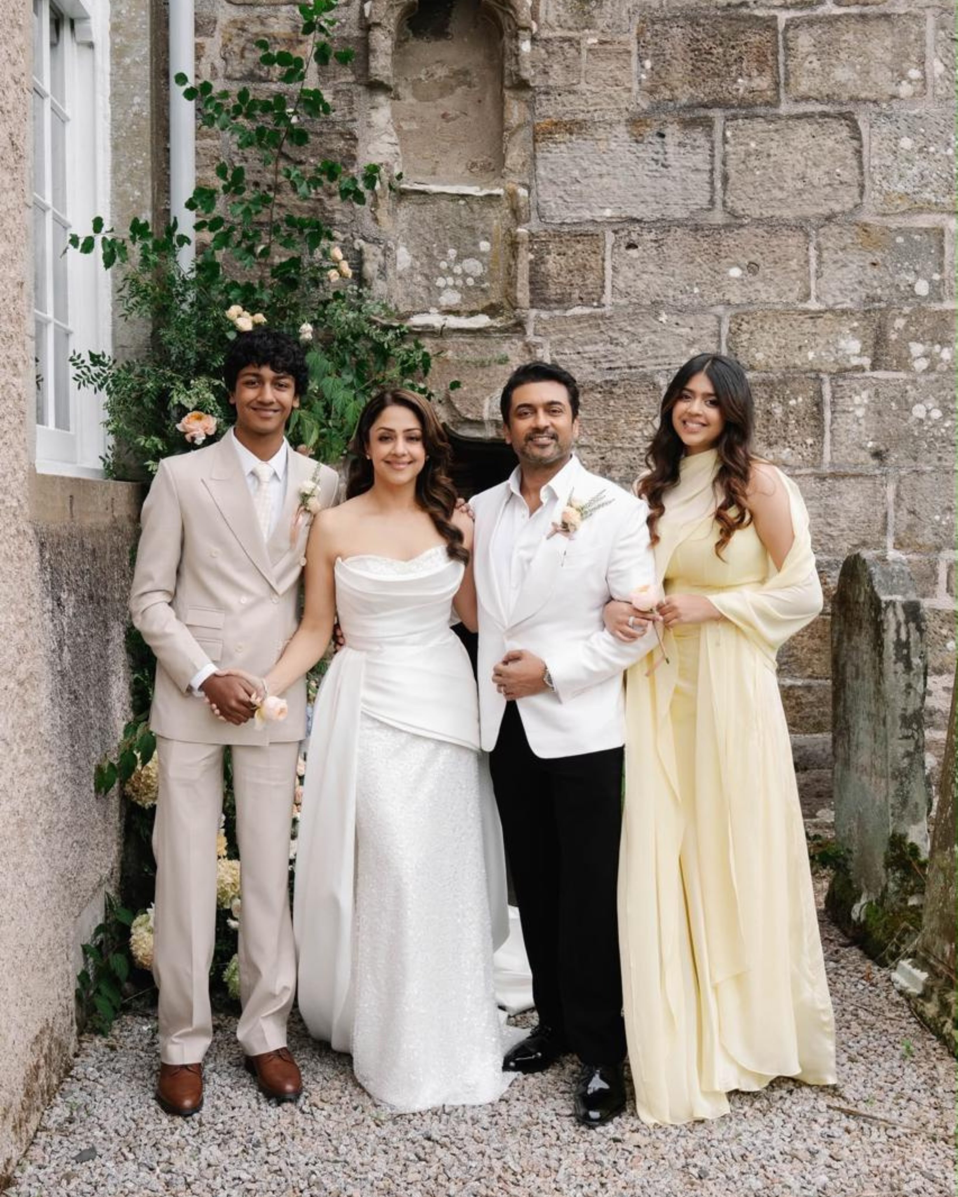 Surya-jyothika-20th-wedding-anniversary-celebration-photos-10.jpg