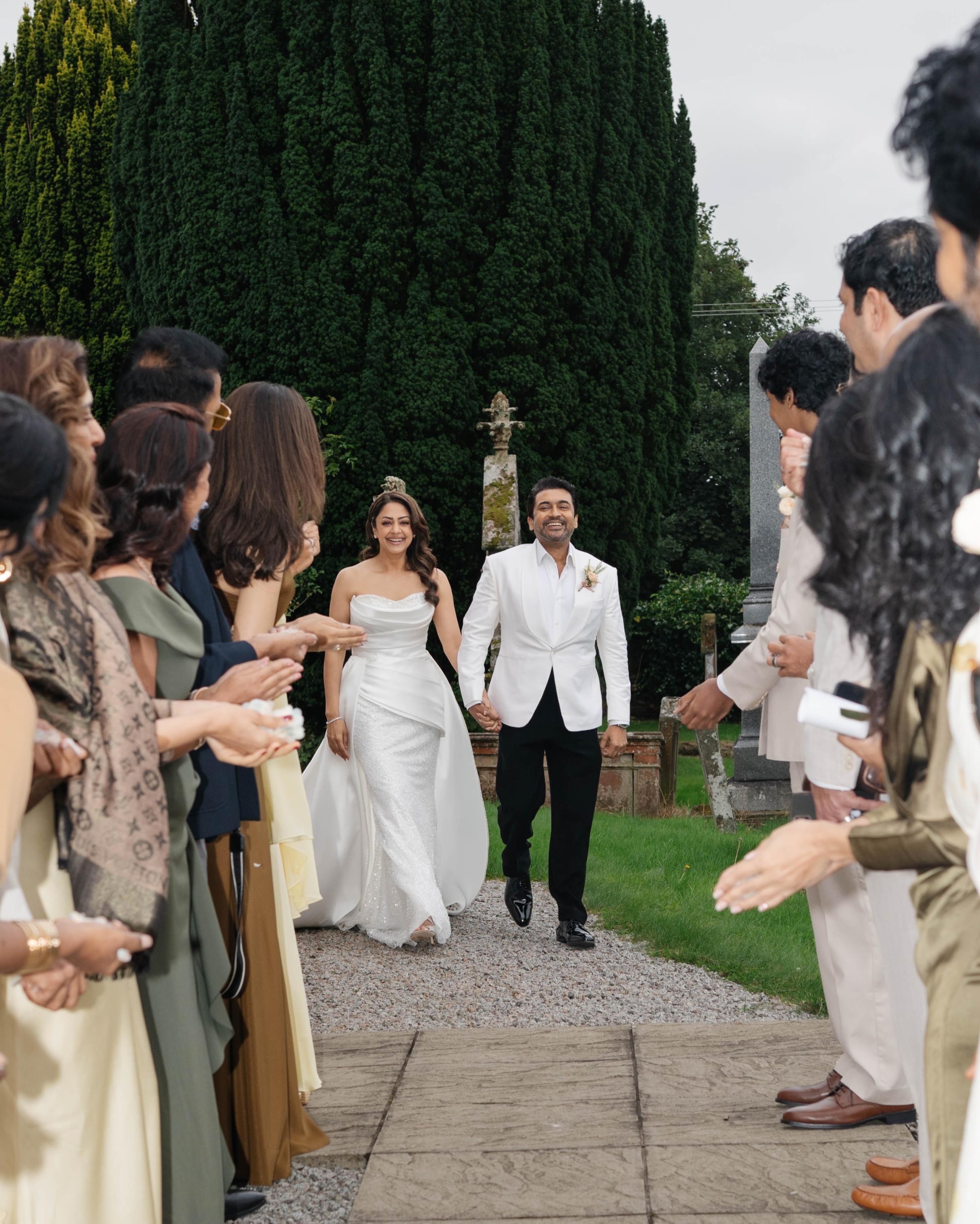 Surya-jyothika-20th-wedding-anniversary-celebration-photos-4.jpg
