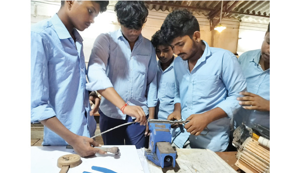 సాంకేతిక విద్యతో ఉపాధి అవకాశాలు అపారం