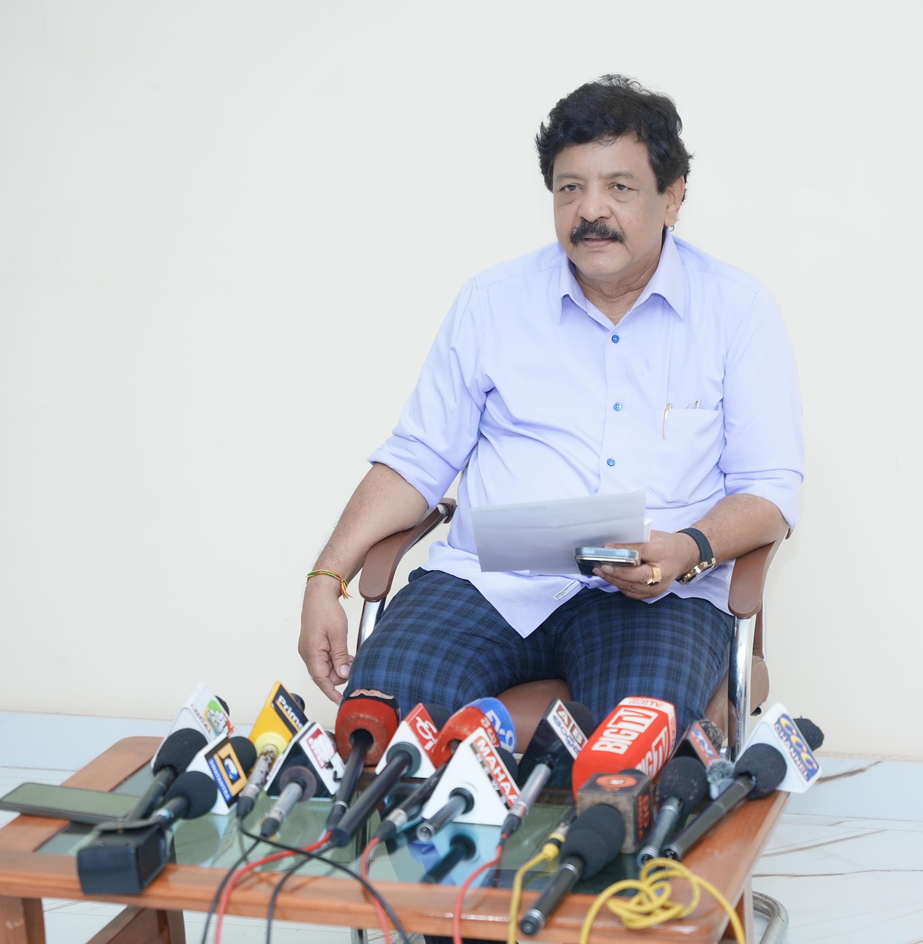 రుషికొండ ప్యాలెస్‌పై త్వరలో తుది నిర్ణయం
- ఆతిథ్యరంగానికి వినియోగించేలా కార్యాచరణ
- నేడు రాజమండ్రిలో ప్రపంచ పర్యాటక దినోత్సవ వేడుకలు
- మంత్రి కందుల దుర్గేష్‌ image 1