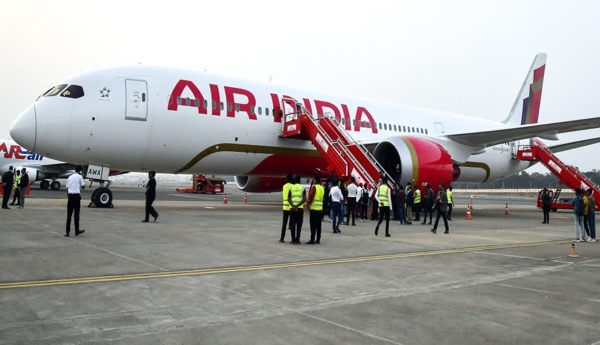 Hijack threat to Air India flight