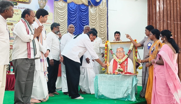 Grand celebration of Padma Shri Dr. Ashavadi Prakasha Rao's 83rd birth anniversary.