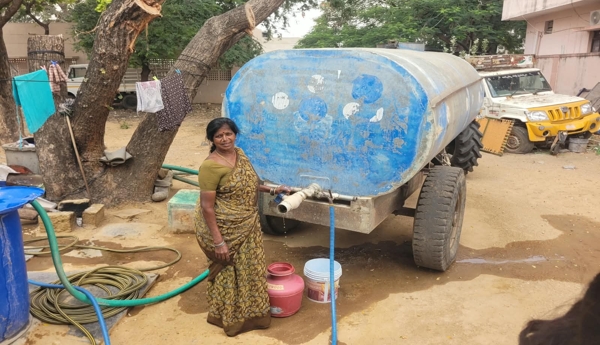 Staff on strike... Villagers face hardship due to lack of drinking water!