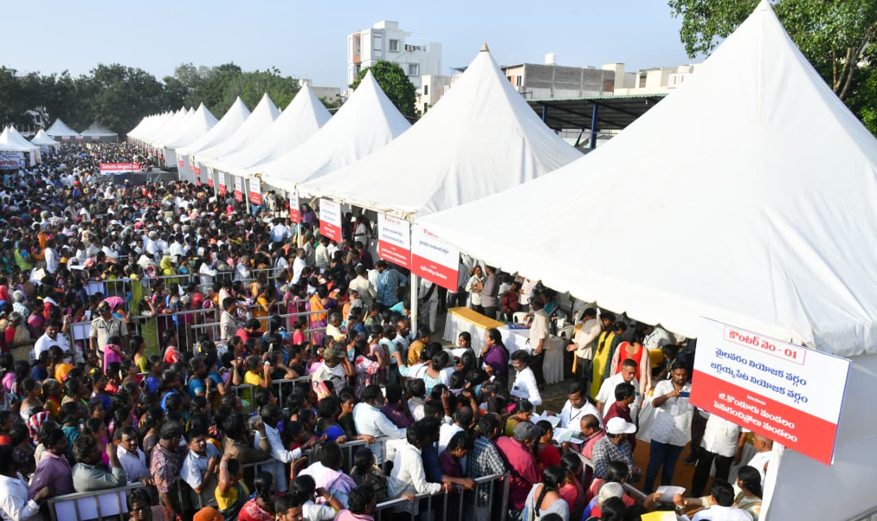 గుర్తింపు పత్రాల పంపిణీతో సరి image 1
