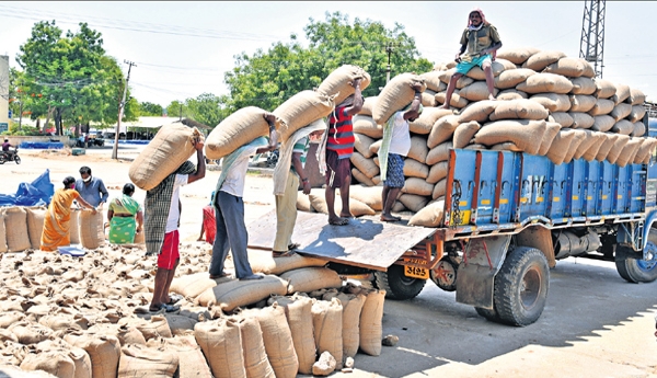 Centre gives green signal for additional paddy procurement in Telangana.