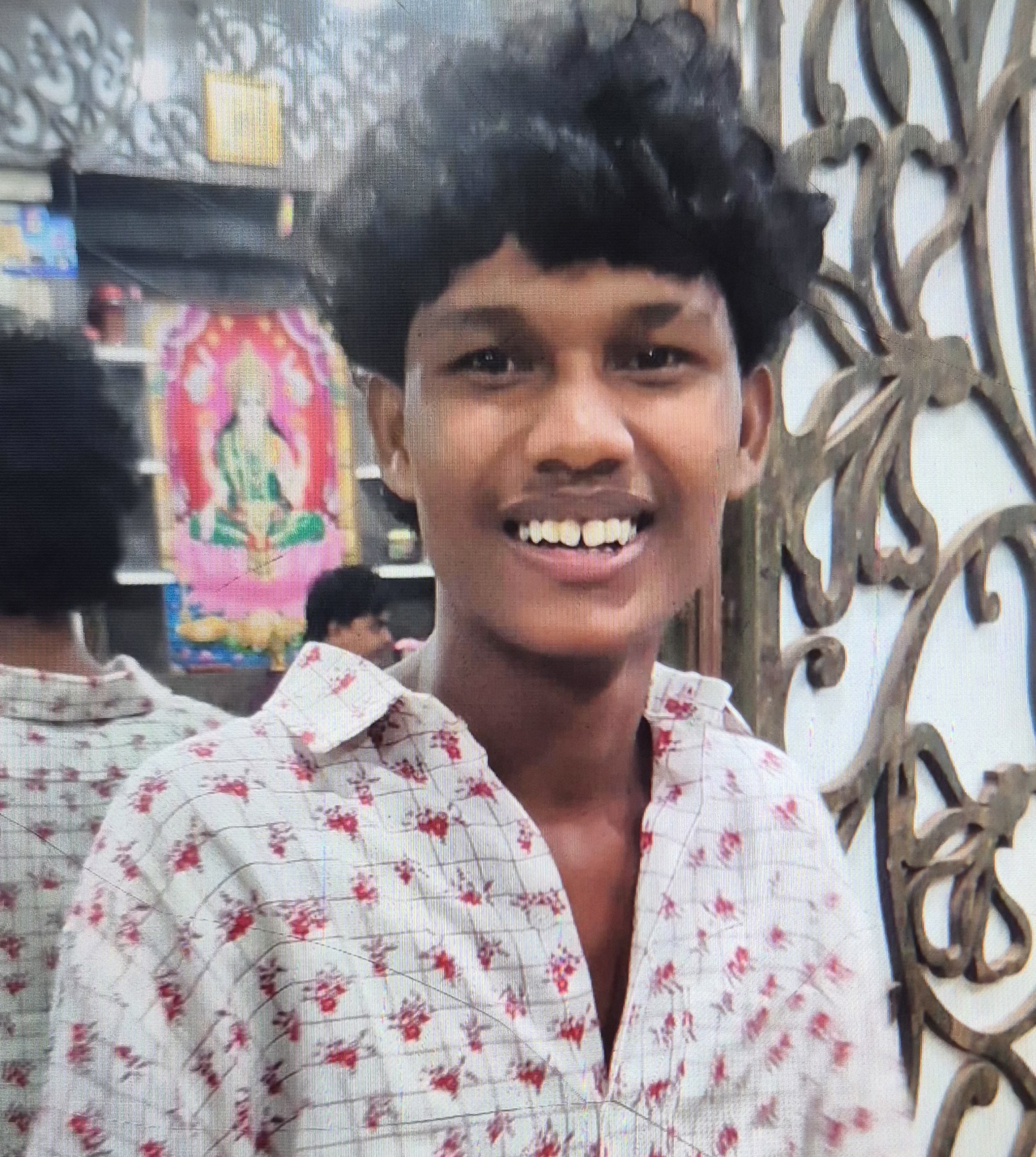 ​పట్టాలపై నడుస్తుండగా ఢీ కొన్న రైలు
- నలుగురు విద్యార్థులు మృతి
- ఒకరికి తీవ్ర గాయాలు image 1