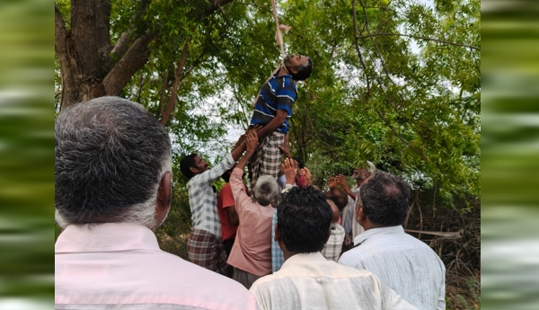 Farmer dies by hanging due to debt burden.