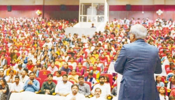 గ్రామీణ విద్యార్థులకు ఐఐటి తరహాలో సాంకేతిక విద్య