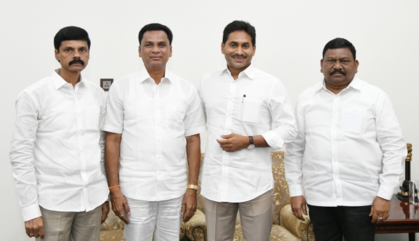 Do not fear conspiracies: Jagan gives direction to former Deputy CM Rajanna Dora.