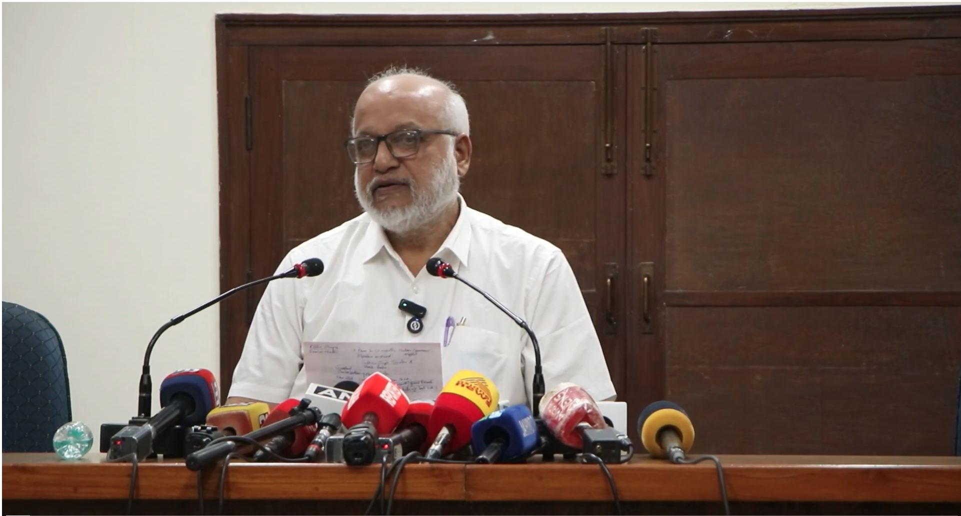 ​జ్ఞానేష్‌ కుమార్‌ రాజీనామా చేయాలి
- ఎన్నికల సంఘం రాజీ పడిపోయింది
- సుప్రీంకోర్టులో సొలిసిటర్‌ జనరల్‌ వ్యాఖ్యలు అభ్యంతరం
- సిపిఎం ప్రధాన కార్యదర్శి ఎంఎ బేబీ image 1
