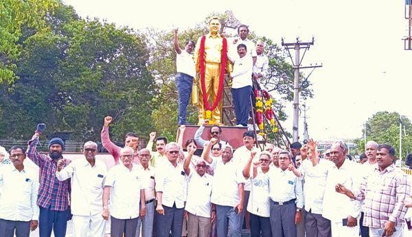 అధ్యాపక ఉద్యమ నేత, శాసన మండలి మాజీ సభ్యులు ఎంజె.మాణిక్యరావు