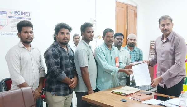 Ramannapeta road must be fully widened: CPM