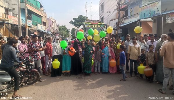 Protest with empty pots