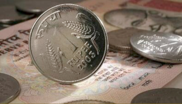 స్వల్ప లాభాల్లో ముగిసిన మార్కెట్లు – మళ్లీ రూపాయి పతనం