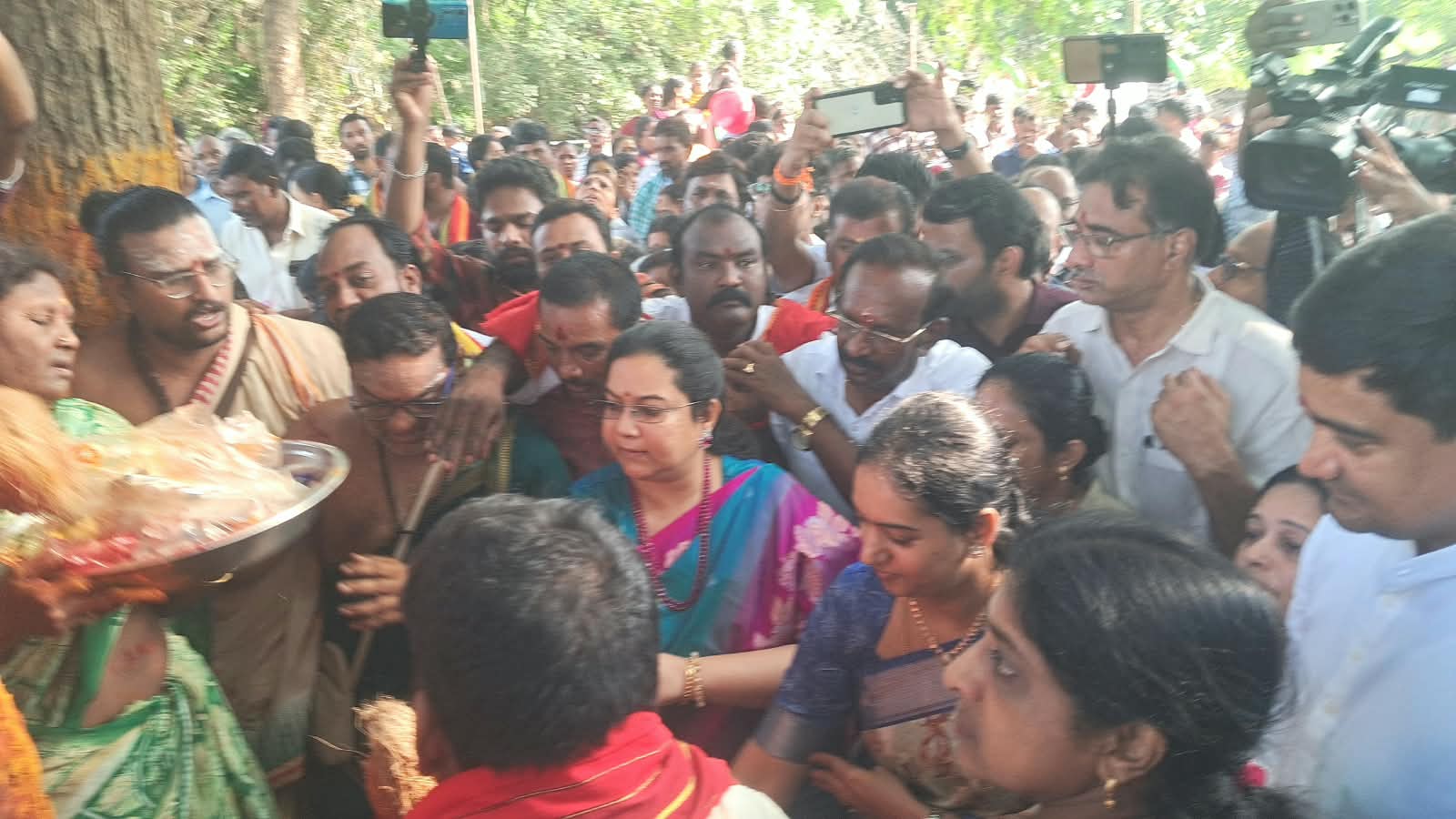 Special pujas to the Sirimanu tree