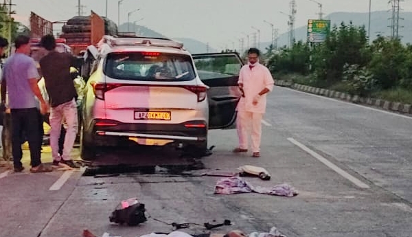 Car accident – ​​four dead, one critically injured.