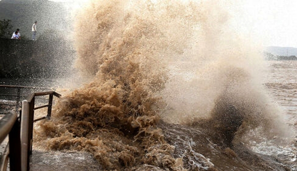 Havoc caused by Typhoon 'Bavi': Heavy rains in China, vehicles swept away by floods.