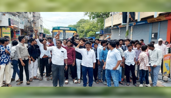 SFI and DYFI bandh in Udayagiri.