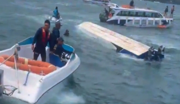 Boat accident in Vietnam... Tourists from Telugu states involved.
