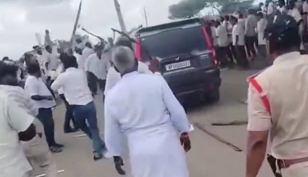 Attack on YSRCP MP Mithun Reddy's convoy