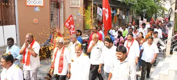 కమ్యూనిస్టులను గెలిపించండి!
- స్థానిక పోరులో సిపిఎం విస్తృత ప్రచారం image 1