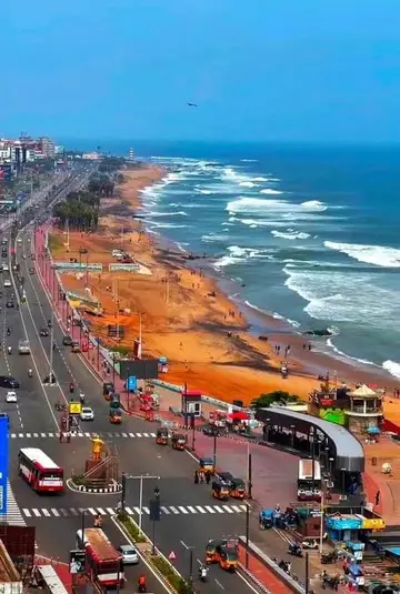 ఎన్నికల హామీలకే పరిమితమైన విశాఖ సమస్యలు
- డేటా సెంటర్లతో పొంచివున్న తాగునీటి ముప్పు
- పెరుగుతున్న కాలుష్యంతో తీవ్ర అనారోగ్య సమస్యలు 
- ‘ఉక్కు’పై కొనసాగుతున్న కుట్రలు image 1