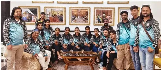 ఒడిశా విశిష్ట సాంస్కృతిక సంప్రదాయాలను చాటిచెప్పేలా మంగళవారం సాయంత్రం న్యూఢిల్లీలోని రాష్ట్రపతి భవన్లో ‘నువాఖాయ్’ పండుగ వేడుకలను అత్యంత వైభవంగా నిర్వహించనున్నారు.
