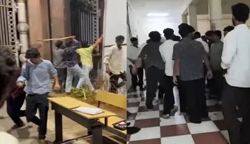 Tension at JNTU, Kukatpally – Student Clash