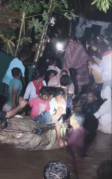 రంగంపేటను ముంచెత్తిన సముద్రపు అలలు