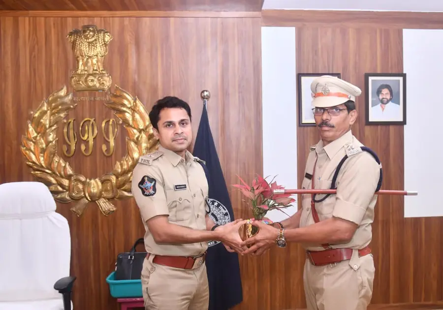 కాకినాడ ఎస్డీపీవోగా దుర్గారావు బాధ్యతల స్వీకరణ