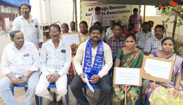 Mala Mahanadu and CPI extend support to VRAs' strike.